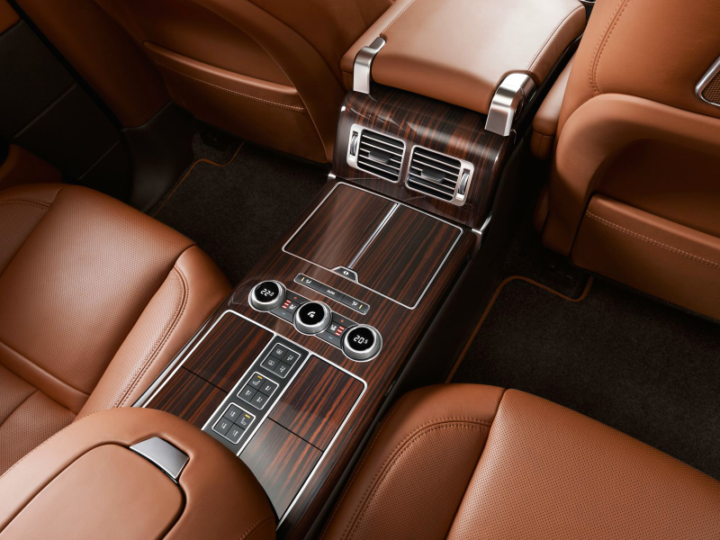 Illustration for article titled Land Rover Raises Exclusivity Of Range Rover With Introduction Of Long Wheelbase And Autobiography Black
